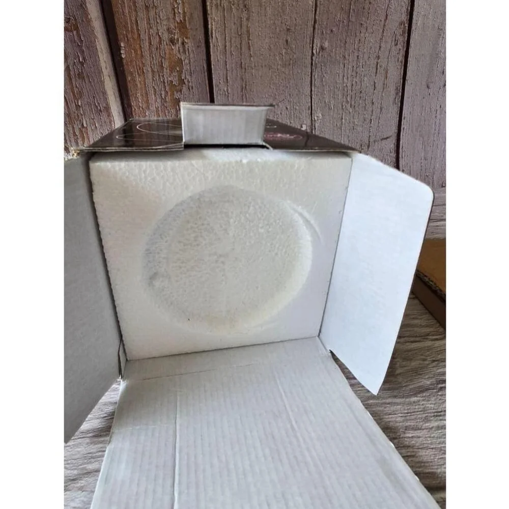 Scentsy Shadow Collection Linen Shade In Box Excellent Condition (G55)
